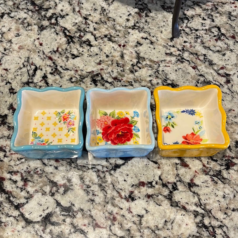 🤩 Pioneer Woman Floral Condiment Dish Set